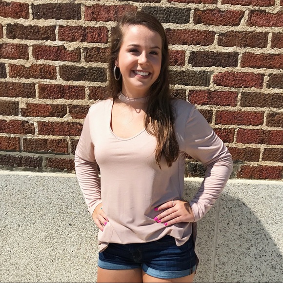 🎉SALE🎉 Feminine Top - Camel - Picture 3 of 5